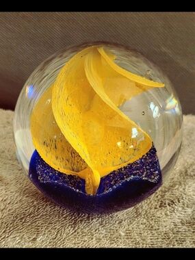 Murano Vintage Art Glass Sphere w/ Cobalt Base and Lacy Yellow Spiral - MINT!